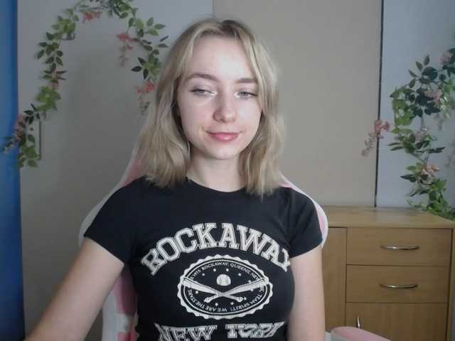 LuciaGlow live cam on BongaCams