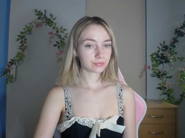 LuciaGlow live cam on BongaCams