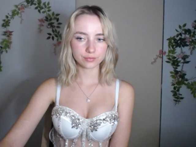 LuciaGlow live cam on BongaCams