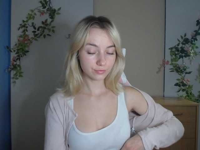 LuciaGlow live cam on BongaCams