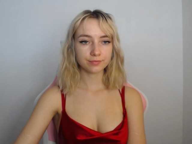 LuciaGlow live webcam show