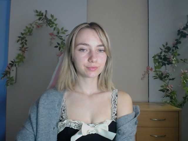 LuciaGlow live cam on BongaCams