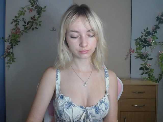 LuciaGlow live cam on BongaCams