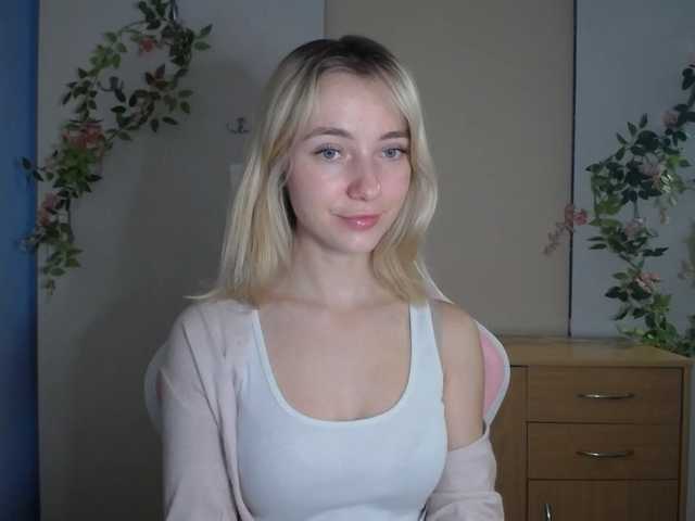 LuciaGlow live cam on BongaCams