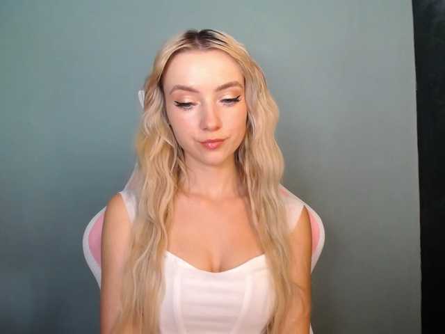 LuciaGlow live cam on BongaCams