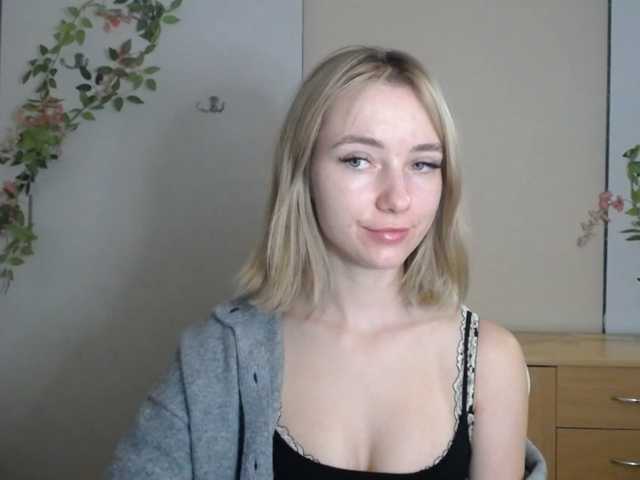 LuciaGlow live cam on BongaCams