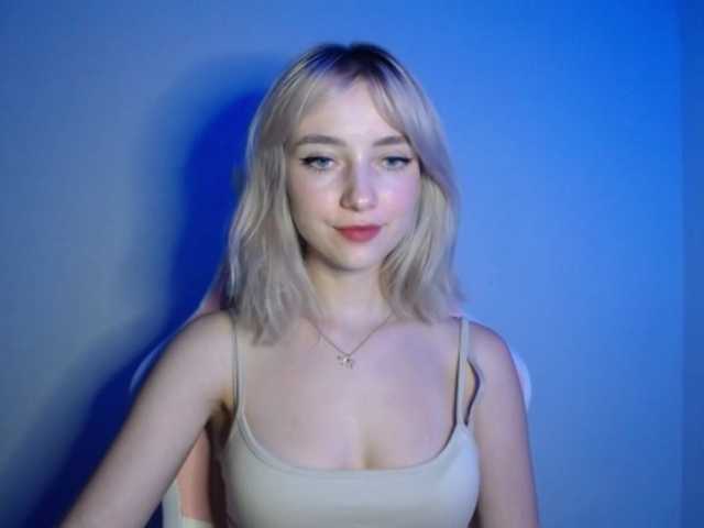 LuciaGlow live webcam show