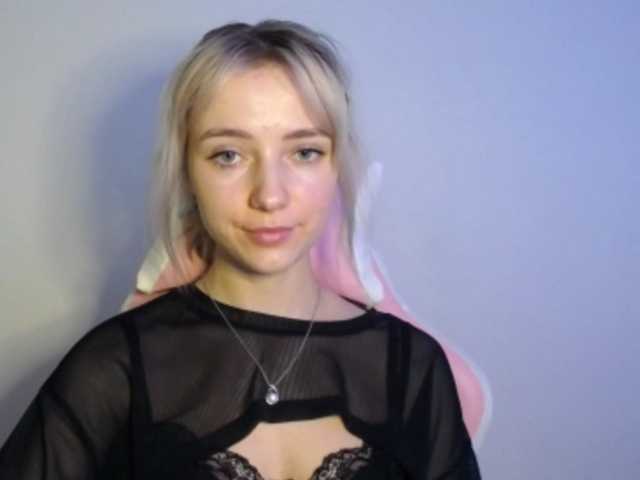 LuciaGlow live webcam show