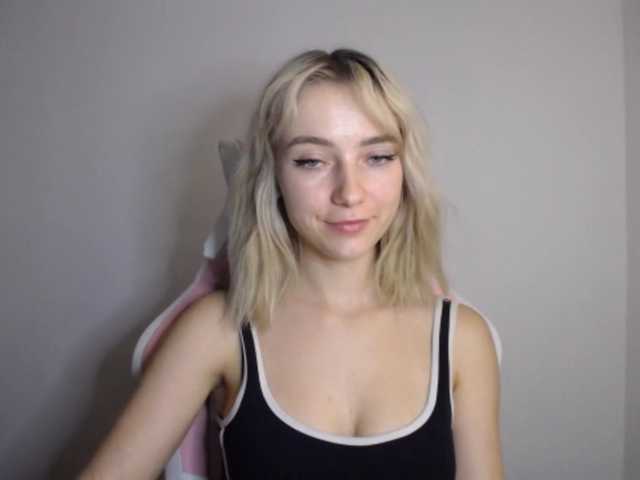 LuciaGlow live cam on BongaCams