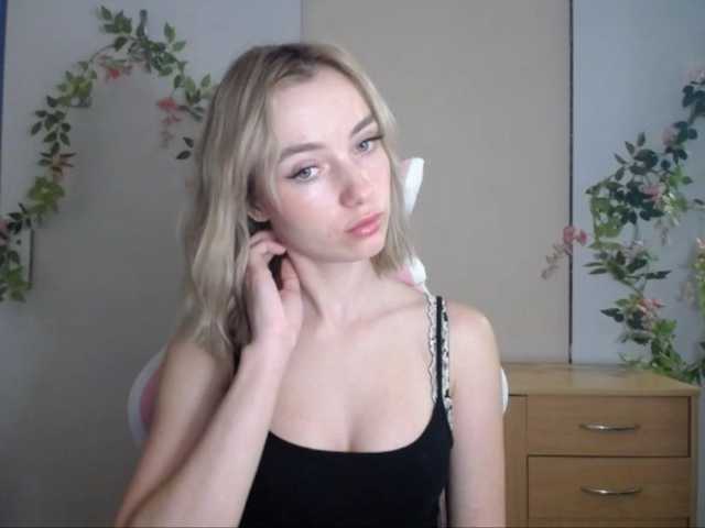 LuciaGlow live cam on BongaCams