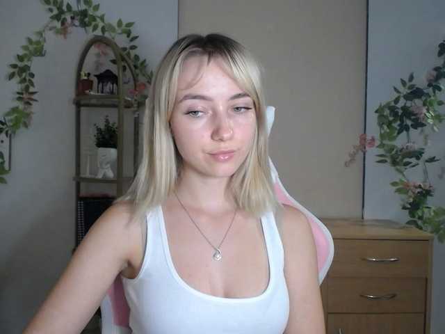 LuciaGlow live cam on BongaCams