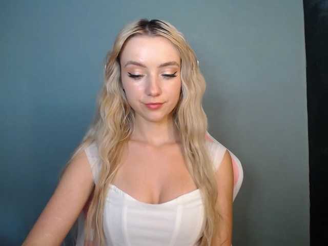 LuciaGlow live cam on BongaCams