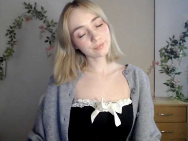 LuciaGlow live cam on BongaCams