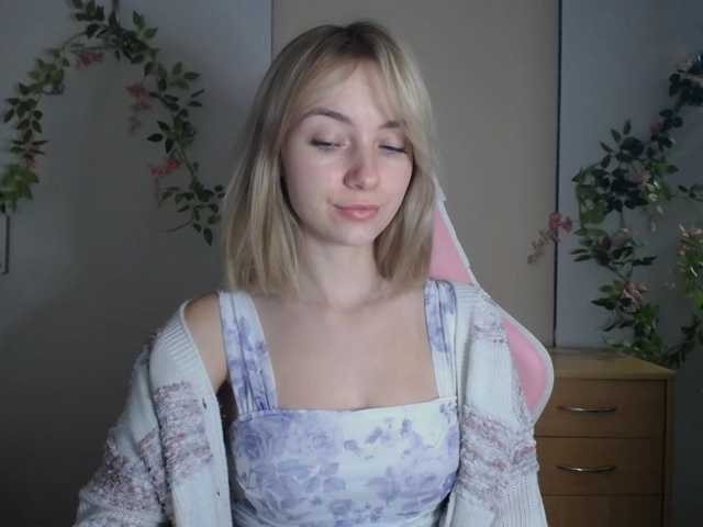 LuciaGlow live cam on BongaCams