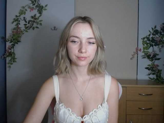 LuciaGlow live cam on BongaCams