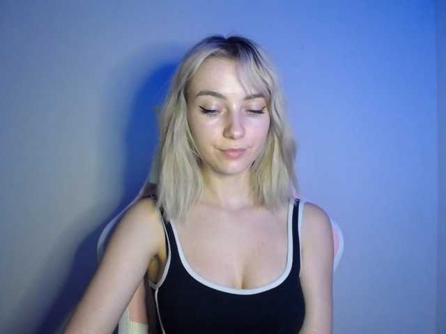 LuciaGlow live cam on BongaCams