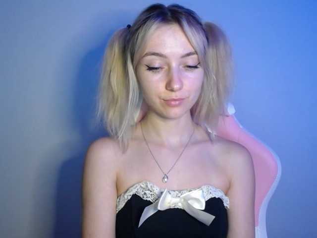 LuciaGlow live cam on BongaCams
