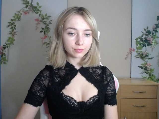 LuciaGlow live cam on BongaCams