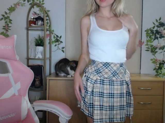 LuciaGlow live cam on BongaCams