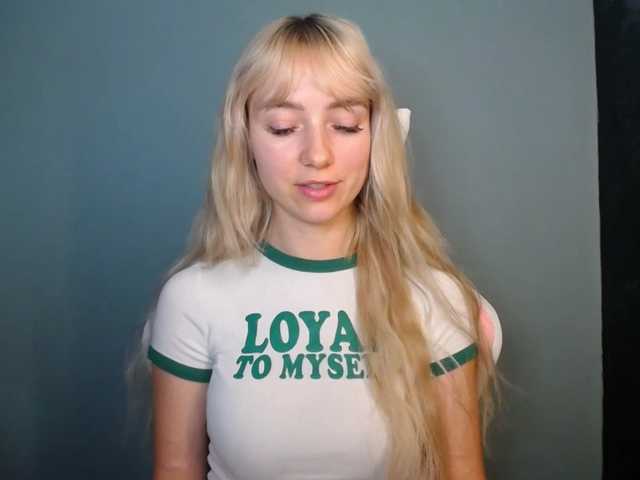 LuciaGlow live cam on BongaCams