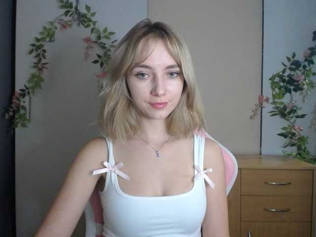 LuciaGlow live cam on BongaCams