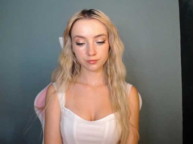 LuciaGlow live cam on BongaCams