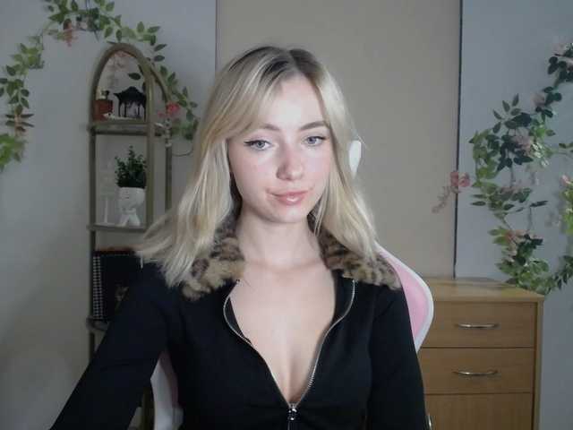 LuciaGlow live cam on BongaCams