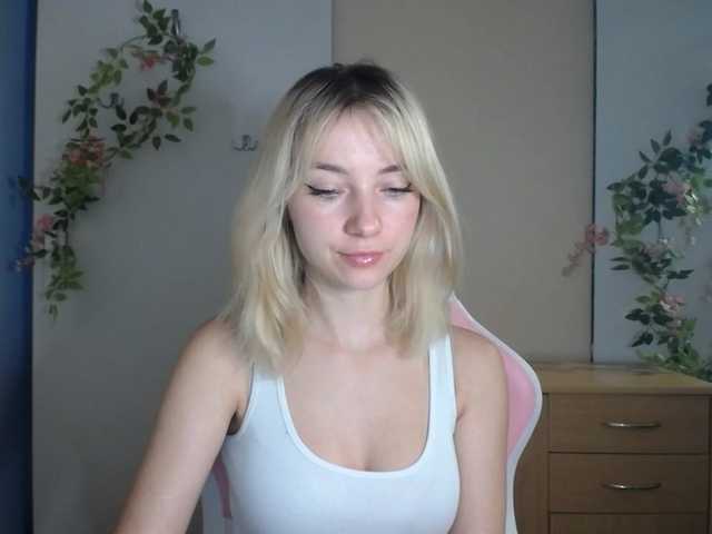 LuciaGlow live cam on BongaCams