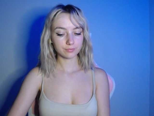 LuciaGlow live webcam show