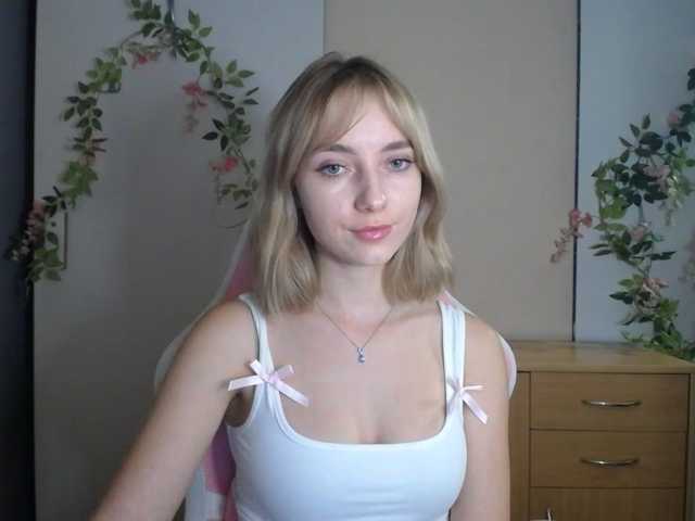 LuciaGlow live cam on BongaCams