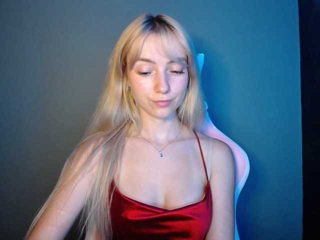 LuciaGlow live cam on BongaCams