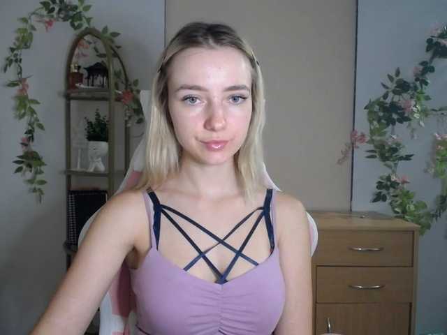 LuciaGlow live cam on BongaCams