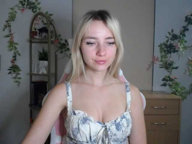 LuciaGlow live cam on BongaCams