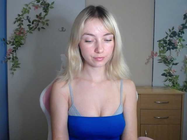 LuciaGlow live cam on BongaCams