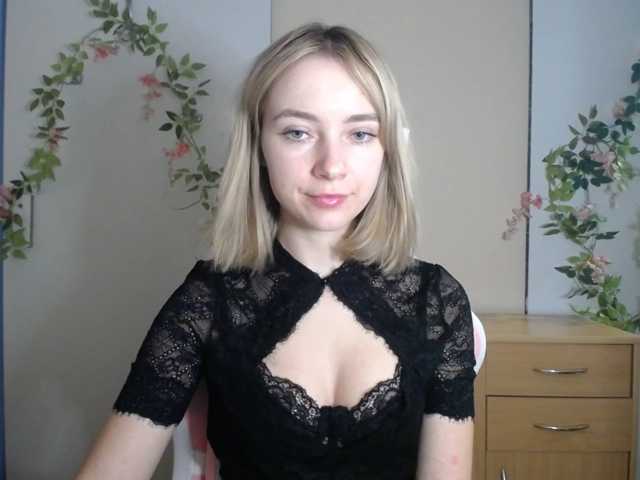 LuciaGlow live cam on BongaCams