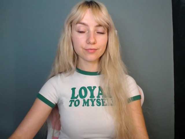 LuciaGlow live cam on BongaCams