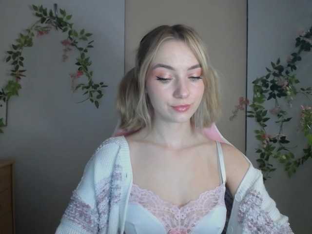 LuciaGlow live cam on BongaCams