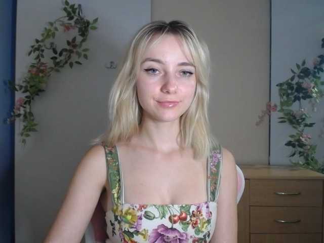 LuciaGlow live cam on BongaCams
