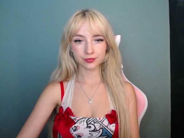 LuciaGlow live cam on BongaCams