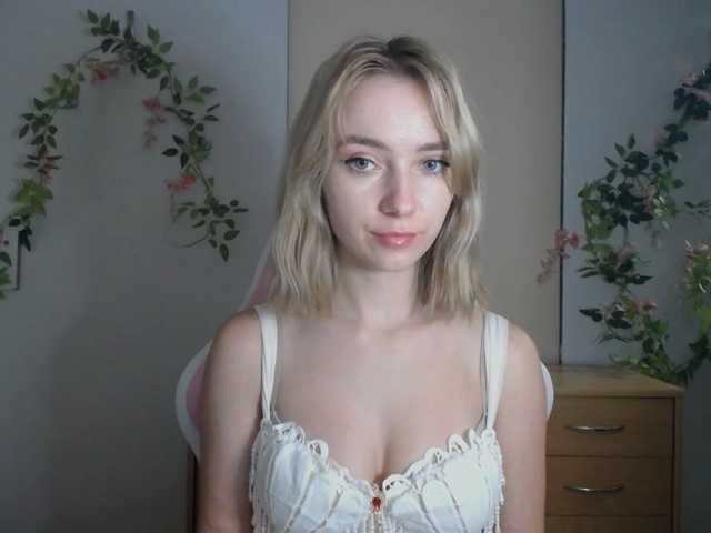 LuciaGlow live cam on BongaCams