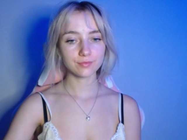 LuciaGlow live cam on BongaCams