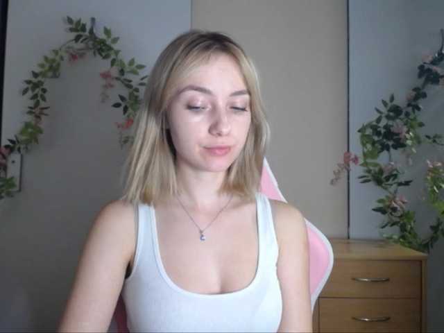 LuciaGlow live cam on BongaCams