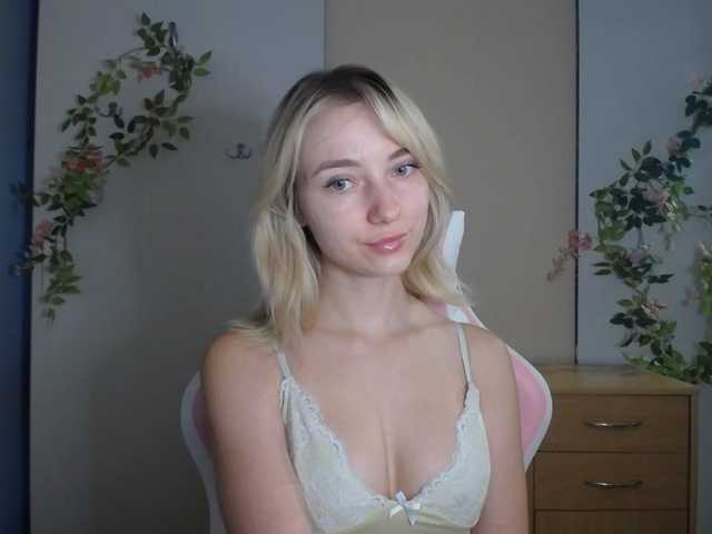 LuciaGlow live cam on BongaCams