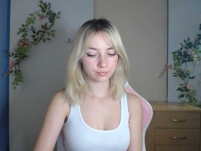 LuciaGlow live cam on BongaCams
