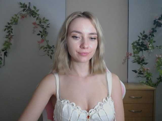 LuciaGlow live cam on BongaCams
