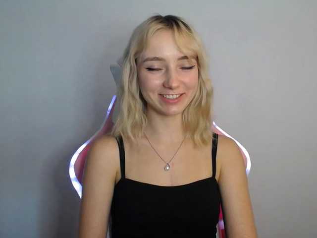LuciaGlow live cam on BongaCams