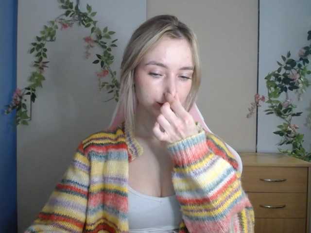 LuciaGlow live cam on BongaCams