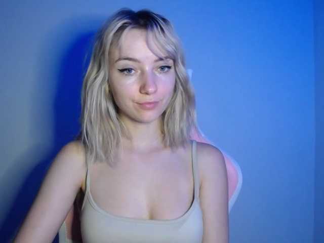 LuciaGlow live cam on BongaCams