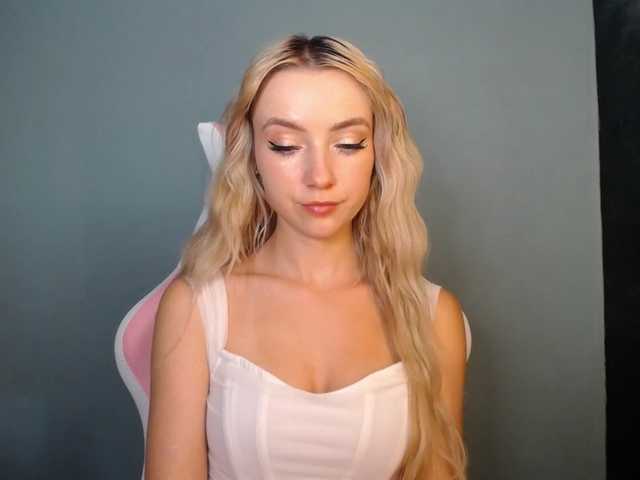 LuciaGlow live cam on BongaCams