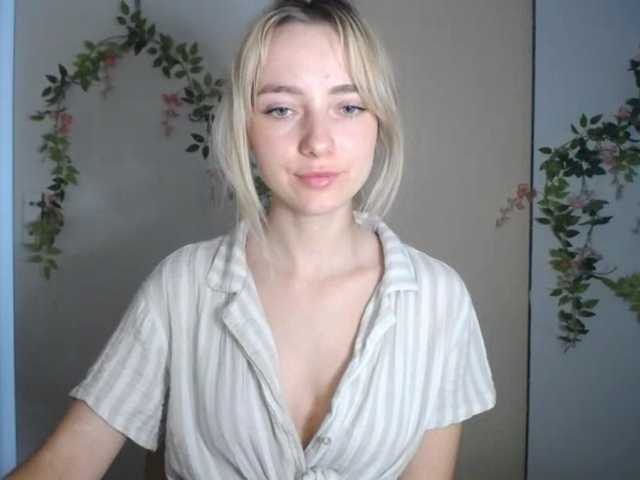 LuciaGlow live cam on BongaCams